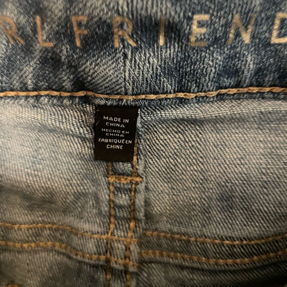 Girlfriend jeans, embroidered flowers - Picture 11 of 13